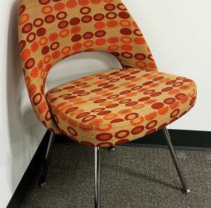 Pre-Owned Knoll Saarinen Executive Chair